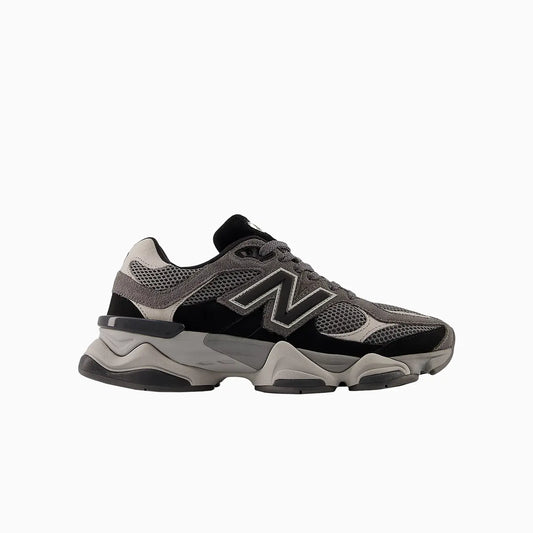 9060 "Black Castlerock"